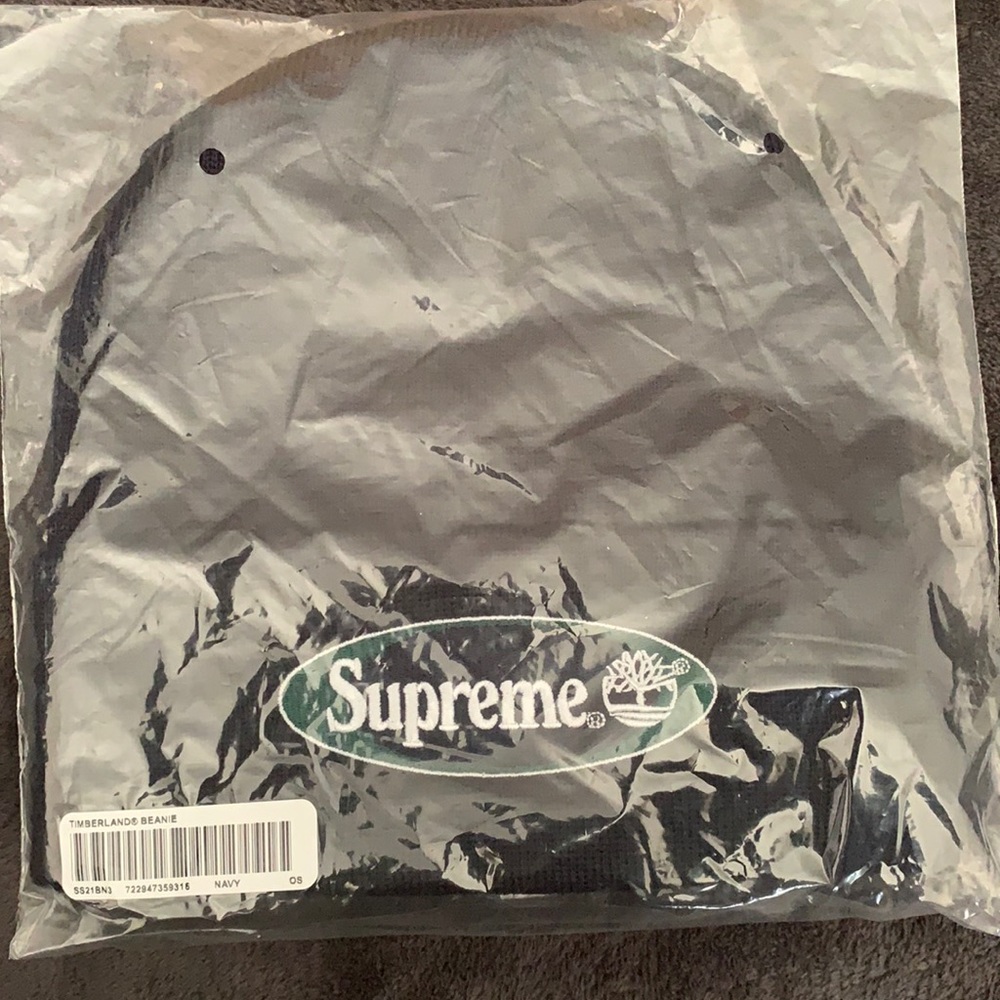 Exclusive🔥🔥 timberland X supreme beanie